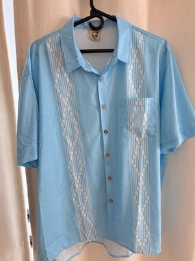 Men's Light Blue Short-Sleeve Guayabera-Style Button Down Shirt